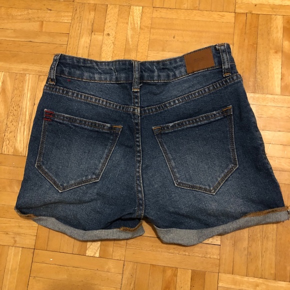 UO BDG Midrise Alexa Shorties - 5 Pockets - Picture 2 of 3